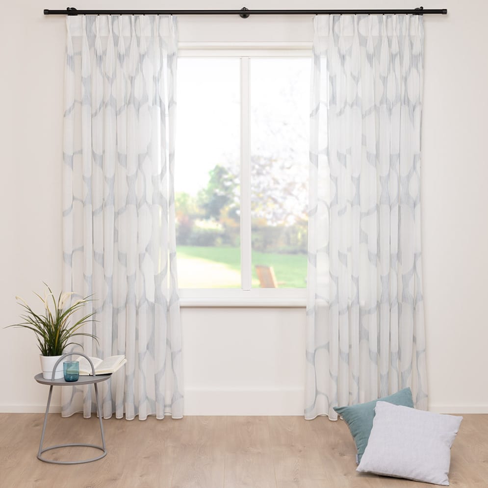 Dina – Off White met licht blauw – 04